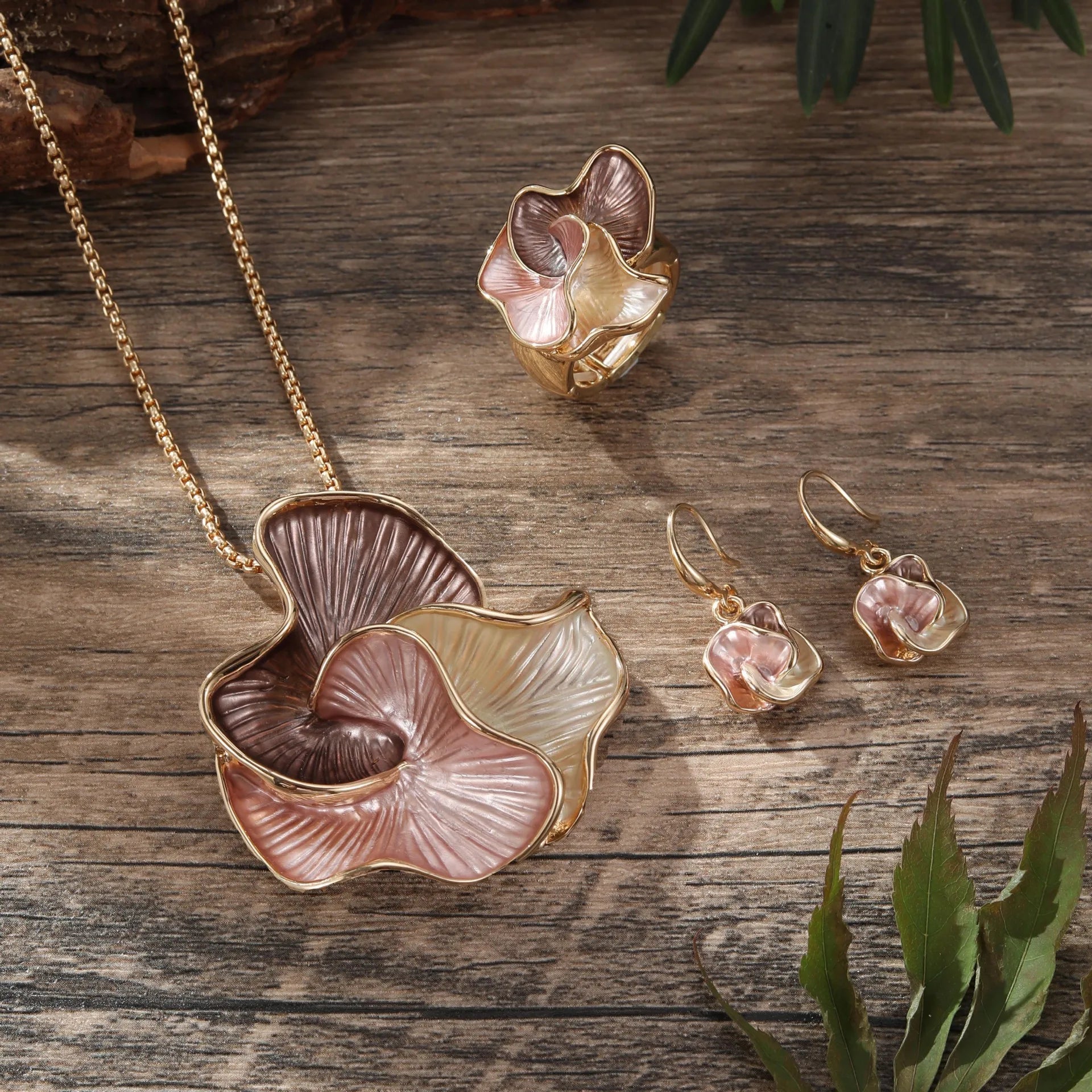 Geometric Petal Stud Earrings, Pendant Set, omen's high-end jewelry set