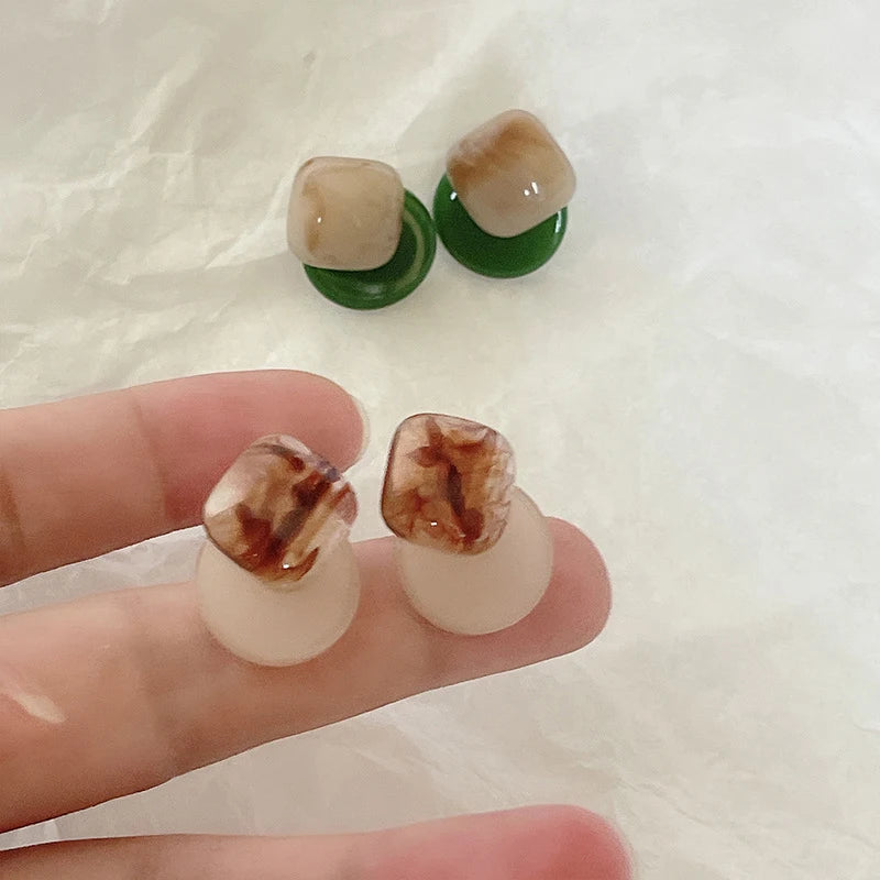 Vintage Contrasting Resin Circular Geometric Stud Earrings for Women