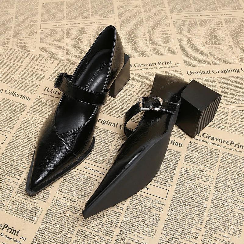 Designer Vintage Pointed-Toe Shoes