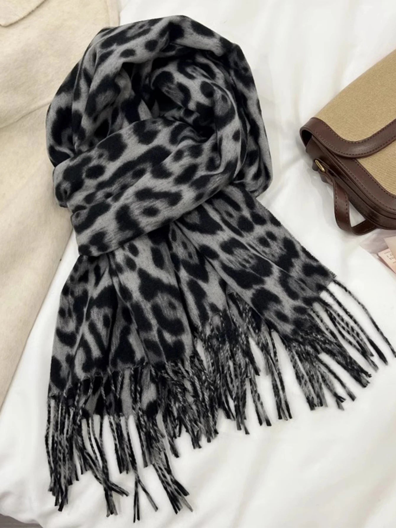Autumn and Winter Imitation Cashmere Leopard Print Scarf