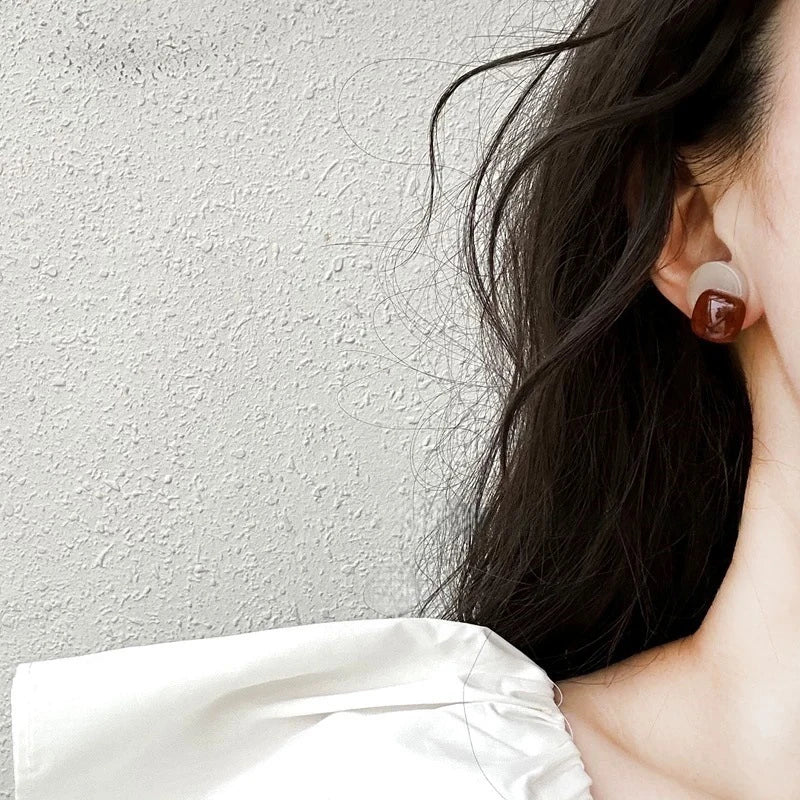 Vintage Contrasting Resin Circular Geometric Stud Earrings for Women
