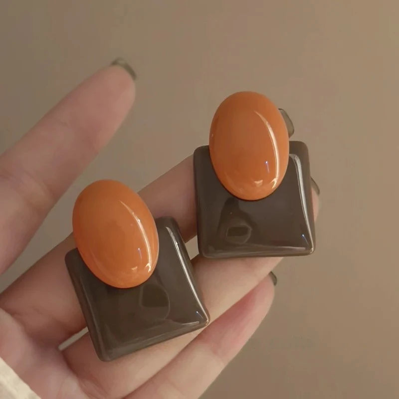 Vintage Contrasting Resin Circular Geometric Stud Earrings for Women
