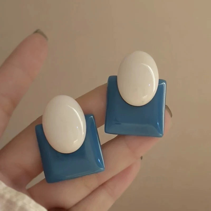 Vintage Contrasting Resin Circular Geometric Stud Earrings for Women