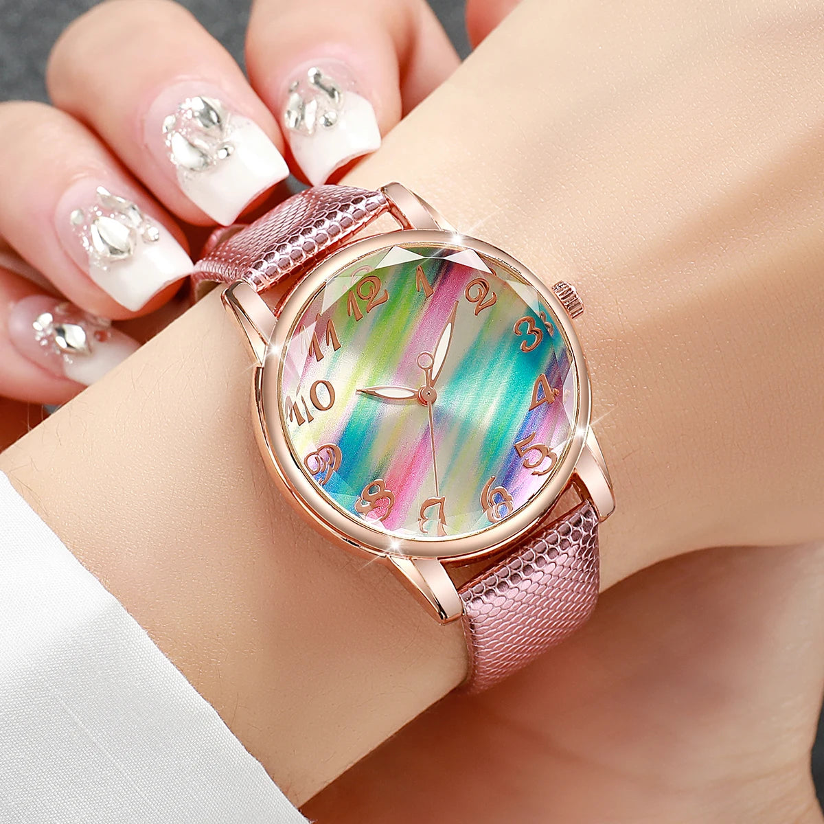 Women Fashion Leather Strap Watch